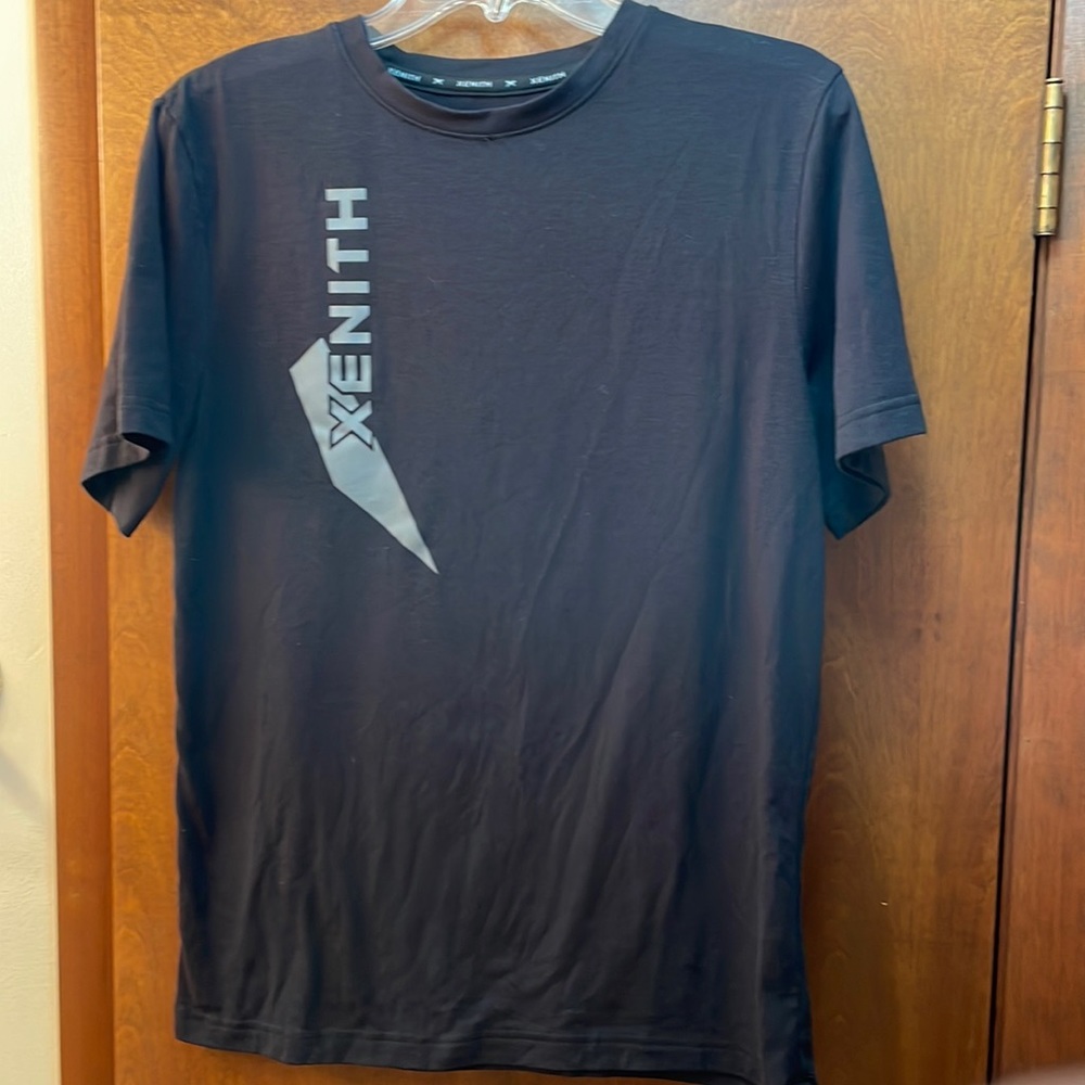 Mens size medium xenith t-shirt
